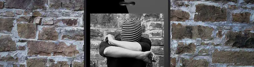 Spezialisten informieren über Cybermobbing.