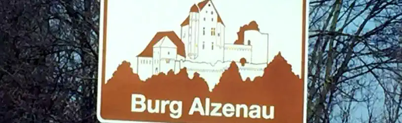 Kulturschild Burg Alzenau als Synonym für Detektivarbeit