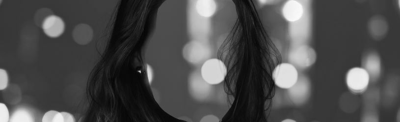 Identitytheft bedeutet Identitätsdiebstahl - jemand anders gibt sich als Sie aus.