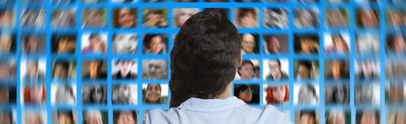 Wie werden Sie beleumundet? Detektive prüfen den Leumund einer Person.