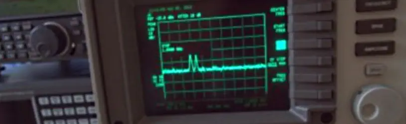 GPS im Auto finden und Peilsender aufspüren erfordert viel Technik. Frequenz-Messungen um Sender, Peilsender und Wanzen im Auto aufzuspüren.