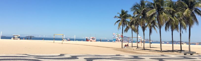 Observation durch Detektive in Brasilien an der Copacabana in Rio de Janeiro