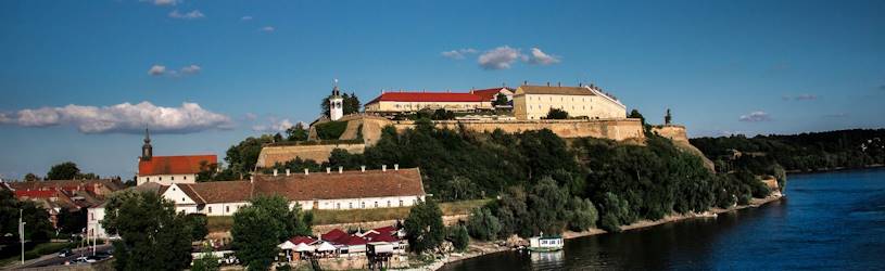 Detekteien in Serbien benötigen eine Zulassung. Wir sind keine Detektei Serbien, weil wir dort kein Büro unterhalten. 