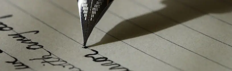 Schriftgutachten helfen zum Beispiel bei der Identifizierung von anonymen Briefen. Schriftgutachten vom Schriftsachverständigen.