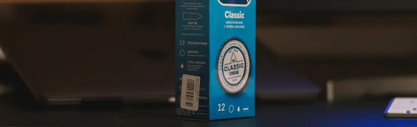 Haben Sie Kondome gefunden, obwohl sie in Ihrer Beziehung keine nutzen. Das ist ein Anzeichen für Fremdgehen. 